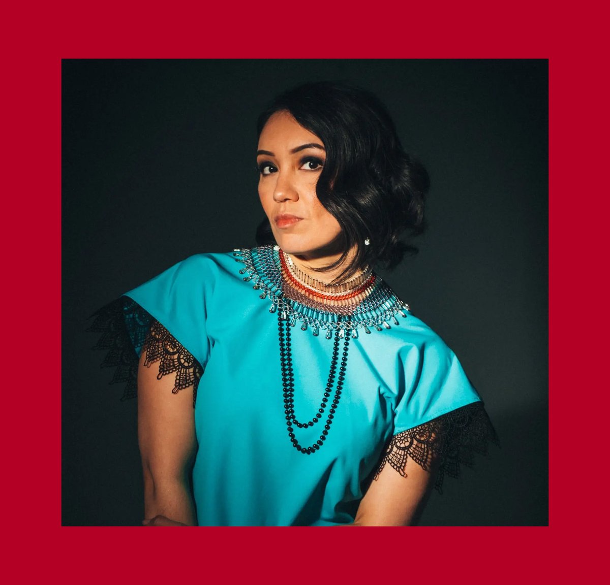 This week's #ArtistOfTheWeek – Beatrice Deer. 

Based in Montreal. Inuk/Mohawk, Beatrice was raised in Nunavik, Quebec.

She has released six albums, including her newest, SHIFTING. Her songs blend indie rock and modern folk with traditional Inuit stories and throat singing.
