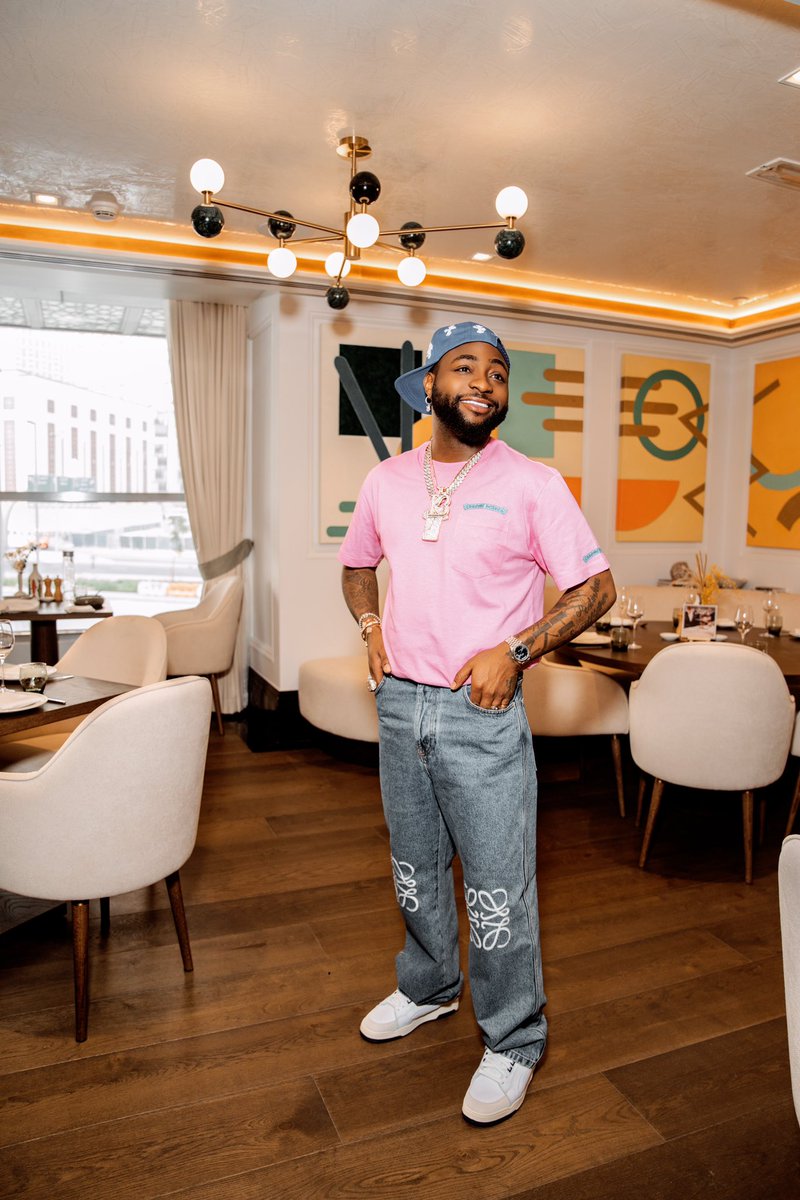 davido's tweet photo. Crème De La Crème . 
Shutting down DXB tomorrow 🇦🇪⏳
See you soon ! https://t.co/H5cB1WNfAu