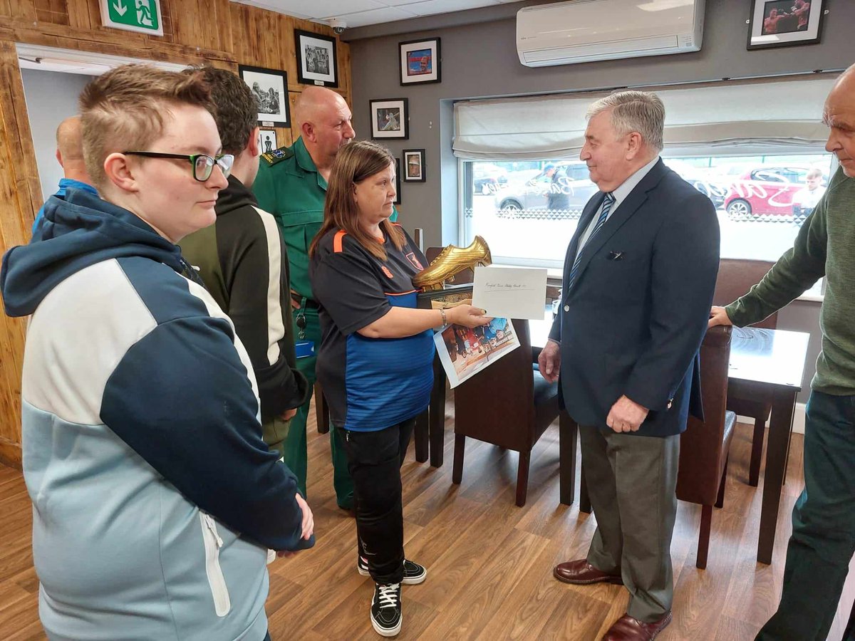 StagsAbility's tweet image. On Tuesday evening, we were honoured to receive a trophy from funds raised by the Masonic &amp;amp; Non Masonic friends of the late Barry Harmon, who was a lifelong supporter of the Super Stags.
Barry was held in the highest esteem by his friends &amp;amp; may his memory live on