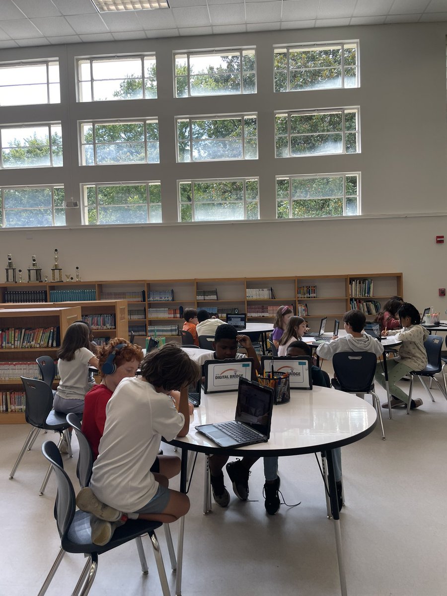 lander_library's tweet photo. If you could create a restaurant for your favorite animal, what would you include on the menu? 🐊🦜👩🍳 #chezbob #research @jbland100 @JenWinSaunders @Topperville2 https://t.co/qASdEw5kiU