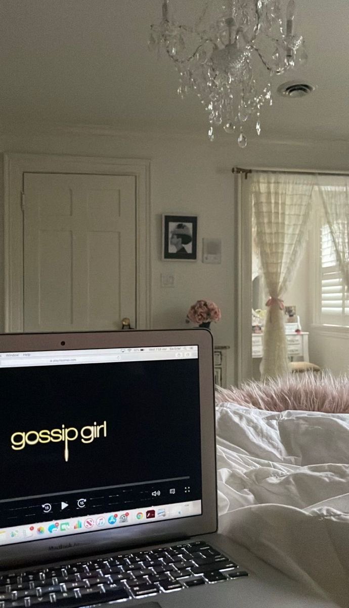 Obviamente que mi plan es estar todo el día en mi cama, triste y viendo gossip girl