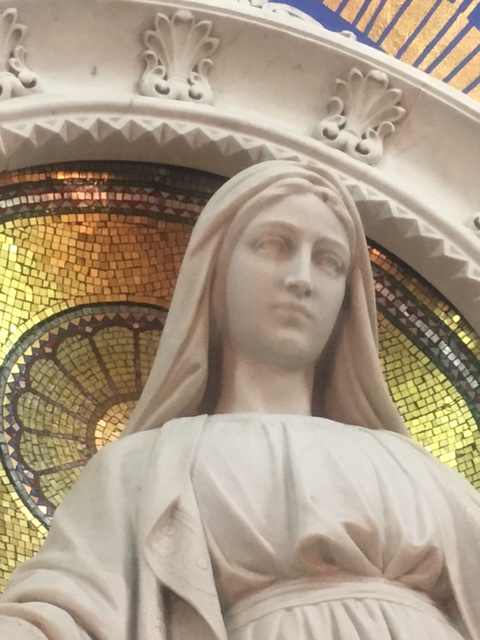 AsociacionMM's tweet photo. En sus confidencias dijo la Virgen Milagrosa a sor Catalina: "Acontecerán no pequeñas calamidades. El peligro será grande. Llegará un momento en que todo se creerá perdido. Entonces yo estaré con ustedes: tengan confianza…". https://t.co/9tGY1WO34u