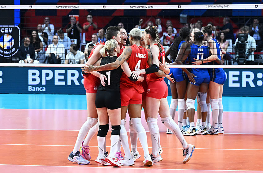 CEV Kadınlar Avrupa Voleybol Şampiyonası'nda finalin adı, Filenin Sultanları.❤️🇹🇷👏👏👏👏