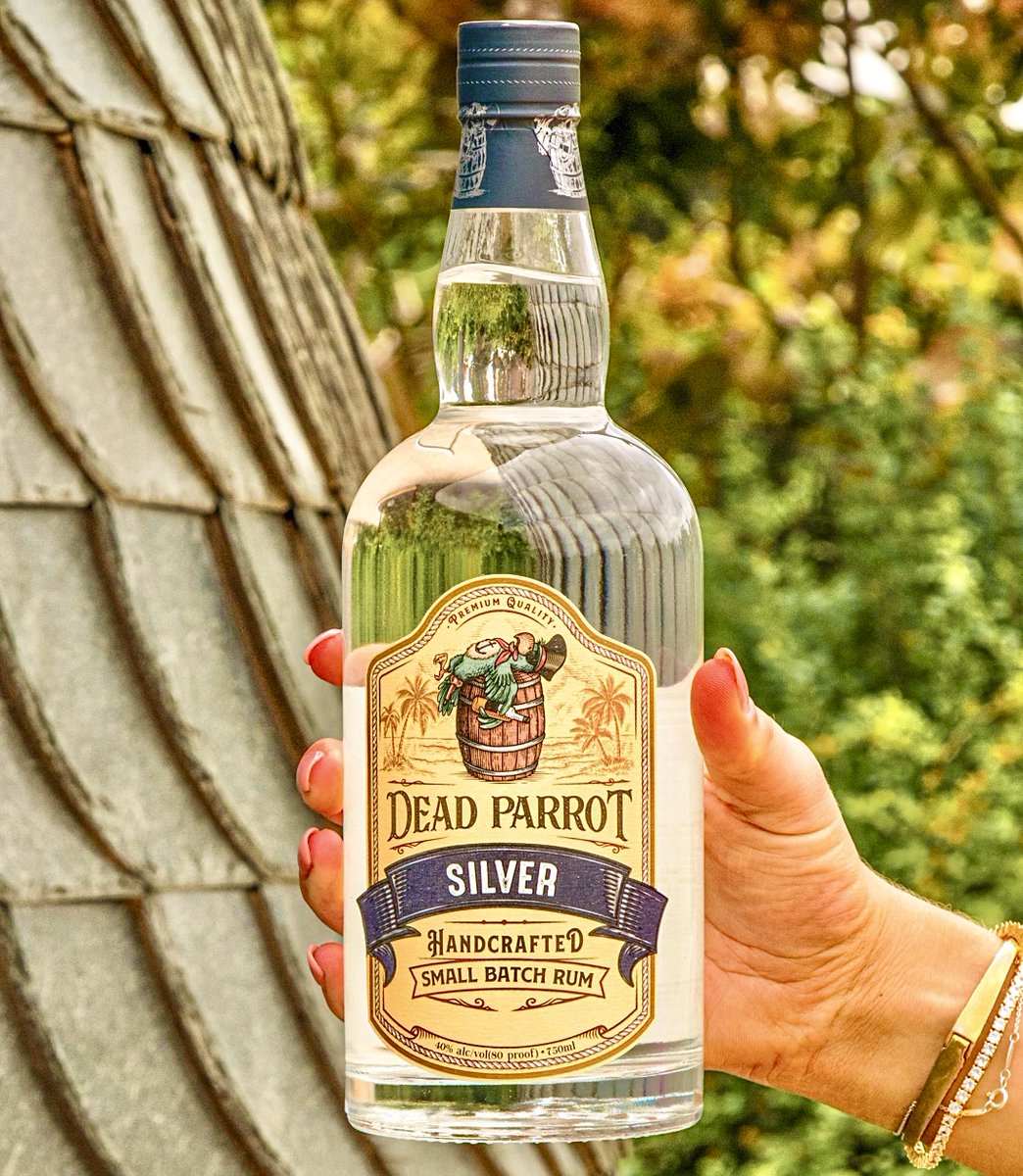 Who's up for some Friday fun, a loooong weekend, and a rendezvous with cocktails? 🍹 Kickstart your weekend shenanigans with a smooth, easy-sippin' small batch Silver rum. Let's get weekend ready! 🌴 ☀️ 🙌

#simplyspirits #oklahoma #rum #deadparrotrum #LaborDayWeekend