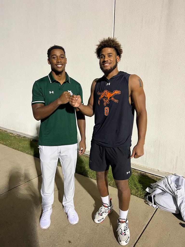 BallCoach34's tweet image. This is where my riches come in as Coach. Knowing we have had an opportunity to help these young men advance in life is why we do this. Watching them play on national TV is a bonus‼️ Coach G &amp;amp; staff are so proud of @_antoinesampah &amp;amp; @JosephDJohnson4 🔥💪🙏🏈💯