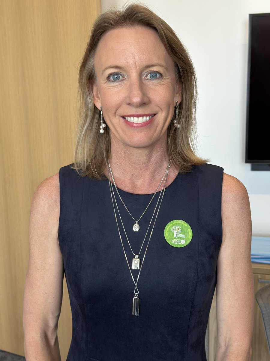 SenBlakespear's tweet image. My staff and I are proud to highlight #NationalFoodBankDay and #HungerAwarenessMonth. We&apos;re grateful to @SDFoodBank and @SDHungerCo for all they do to provide food to San Diego&apos;s food insecure families! #HungerFreeSD