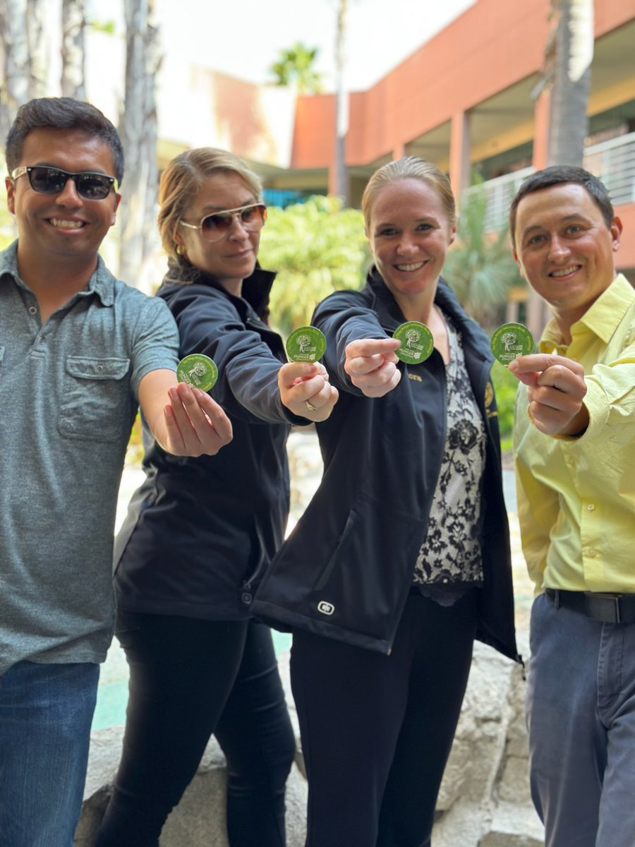 SenBlakespear's tweet image. My staff and I are proud to highlight #NationalFoodBankDay and #HungerAwarenessMonth. We&apos;re grateful to @SDFoodBank and @SDHungerCo for all they do to provide food to San Diego&apos;s food insecure families! #HungerFreeSD