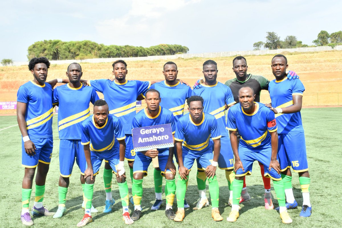 NgomaDistrict's tweet photo. Kuri uyu wa Gatandatu taliki 02.09.2023 saa 15h00 ikipe ya @etoile_fc irakira @aprfcofficial i Ngoma. Turasaba buri wese kugura itike hakiri kare atazacikanwa n'uyu mukino bizadufashe no kwirinda umuvundo
#Kugura itike: *939#
#Hitamo igiciro: 1000Frw,3000Frw, 5000Frw. https://t.co/rVoJQacpqV