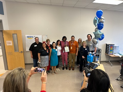 DVISD_DMS's tweet photo. What a great way to start the day ! Ms. Gaines Assistant Principal was honor a STAR award from Region 13 - Honoring all the hard work she does at Dailey Middle School.
It is well deserved !
#regiona13 #education #DaileyPrideAllDay #assistantprincipal https://t.co/vXHIjY2ODt
