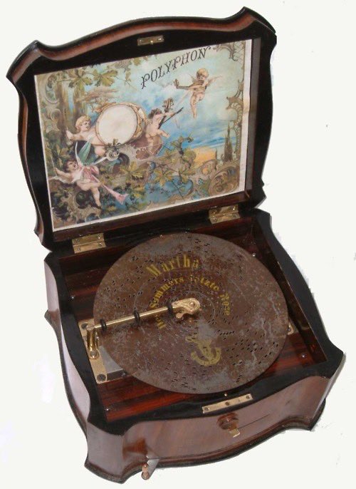 AliceNebularis's tweet photo. A beautiful Victorian Polyphon disc-playing music box, a mechanical device invented in 1870.

#Victorian #VictorianLife #MusicBox https://t.co/50zzCYNuZC
