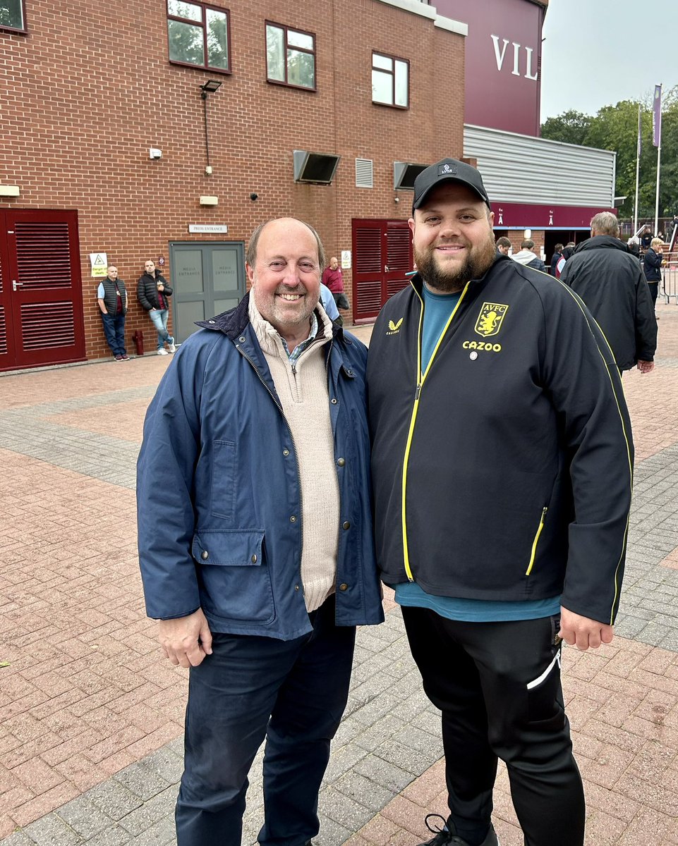 AviscSolent's tweet photo. More photos of a great night with @AviscSolent @PunjabiVillans @AVFCOfficial @AstonVilla1874x @AVFCStatto @FinchamPete #VTID https://t.co/gWhyoB0huz