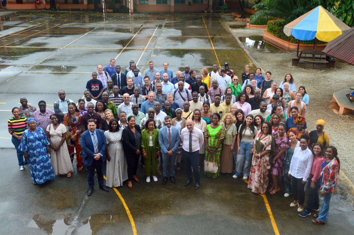 Lycée Albert Camus Conakry tweet media