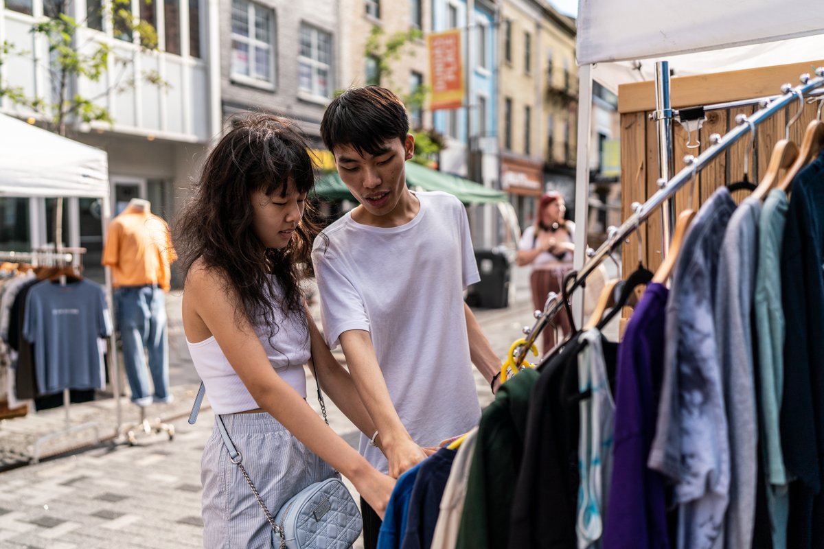 CityofLdnOnt's tweet photo. Join us for Dundas Place’s free Summer Saturdays Street Market on Saturday, September 16 from 1 to 7 p.m. Enjoy local vendors, live music, dance lessons, circus performances and more.
Learn more: https://t.co/leyNFHu64a
#LdnOnt l #SummerSaturdays l #OutdoorEvent https://t.co/gzq0krIFYo