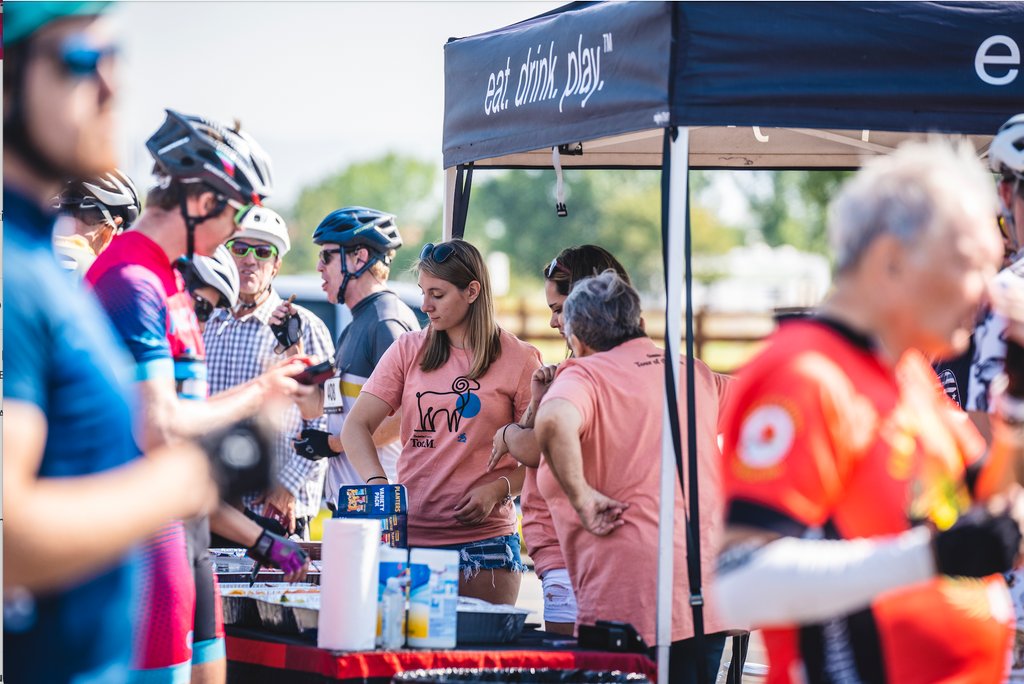 Are you riding in Tour of the Moon? Support these sponsors and say thanks! 

@primalwear
<a href="/mikesbikes/">Mike's Bikes</a>
<a href="/alpinebank/">alpinebank</a>
@grandjunctionsports
<a href="/oskarblues/">Oskar Blues Brewery</a> 
@wildbasinhardseltzer
<a href="/barueat/">BARUEAT</a>
@fascatcoaching
<a href="/getoutside/">Get Outside</a>
@enstromcandies
@camp_eddy