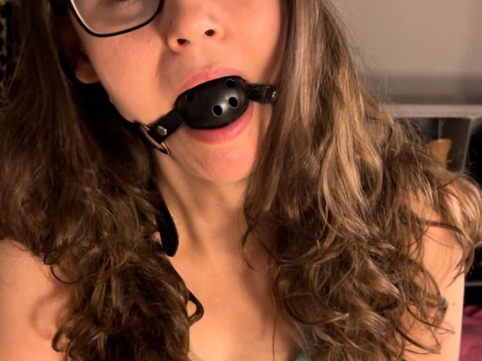 I'm online right now on SkyPrivate - pay-per-minute system for Skype live shows. Call me right now in<a href="/tag/skype"class="tags"><span>#skype</span></a>