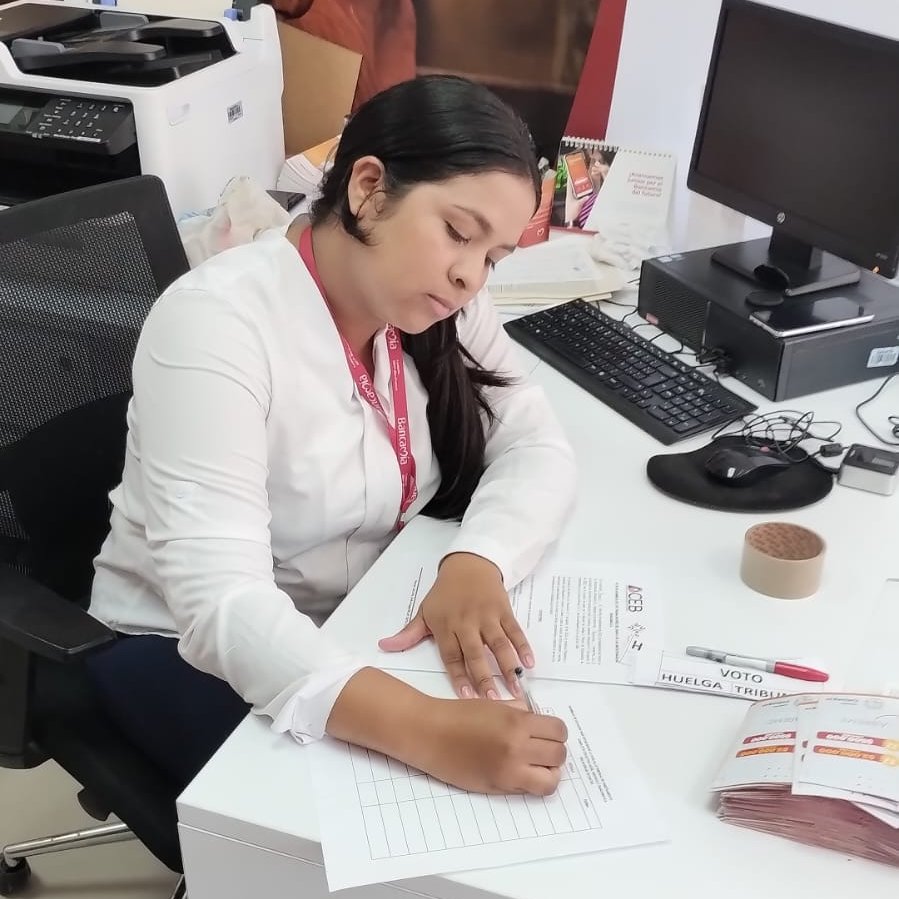 acebnacional's tweet photo. ACEB Barranquilla | #AEstaHora  trabajadores en Bancamía votamos por la Huelga📷 

Votar  es un derecho , reprimir el voto es un delito   ¡ Vivan nuestras justas peticiones !

@cutcolombia @uniamericas @MintrabajoCol
@NoticiasUno @fecode @sedagaos https://t.co/WYWPfvVNH7