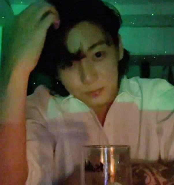 🔞 jink00k, bp sj, wolf hybrid sj, human jk, master/pet relationship, birthday celebration, fluff

Jk comes home to a surprise birthday dinner.