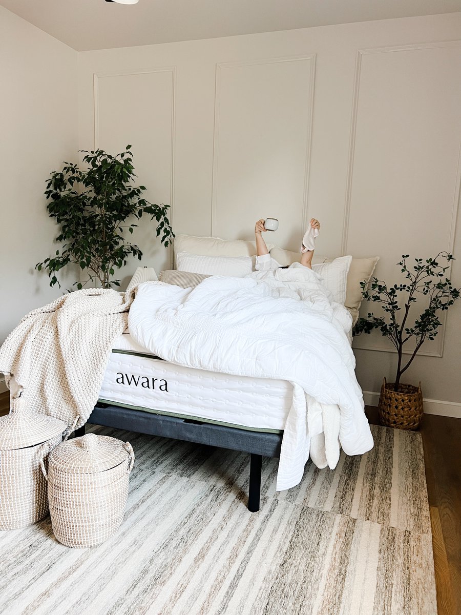 awarasleep's tweet photo. Holiday weekend vibes 💤 Happy Labor Day weekend! https://t.co/8PlQz7oE46