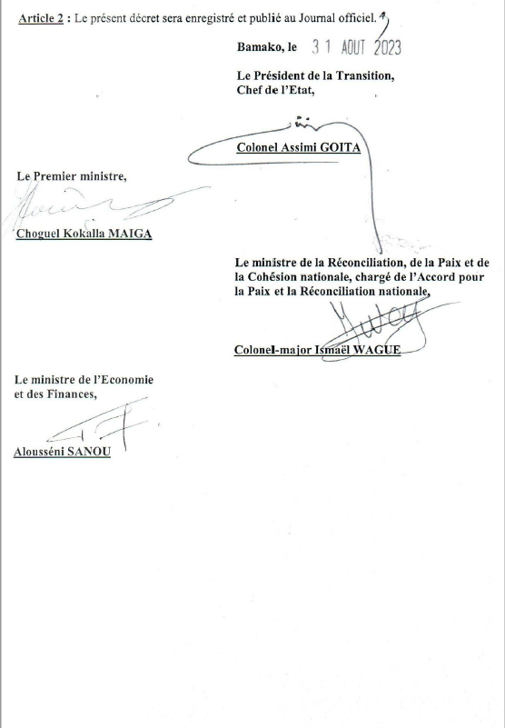 Décret de nomination du Colonel Abdoulaye MAKALOU en tant que Secrétaire Exécutif de l'Autorité de Gestion des Réparations en faveur des Victimes de Crises au Mali.
Nos félicitations à lui et nous lui souhaitons belle réussite dans sa nouvelle mission.