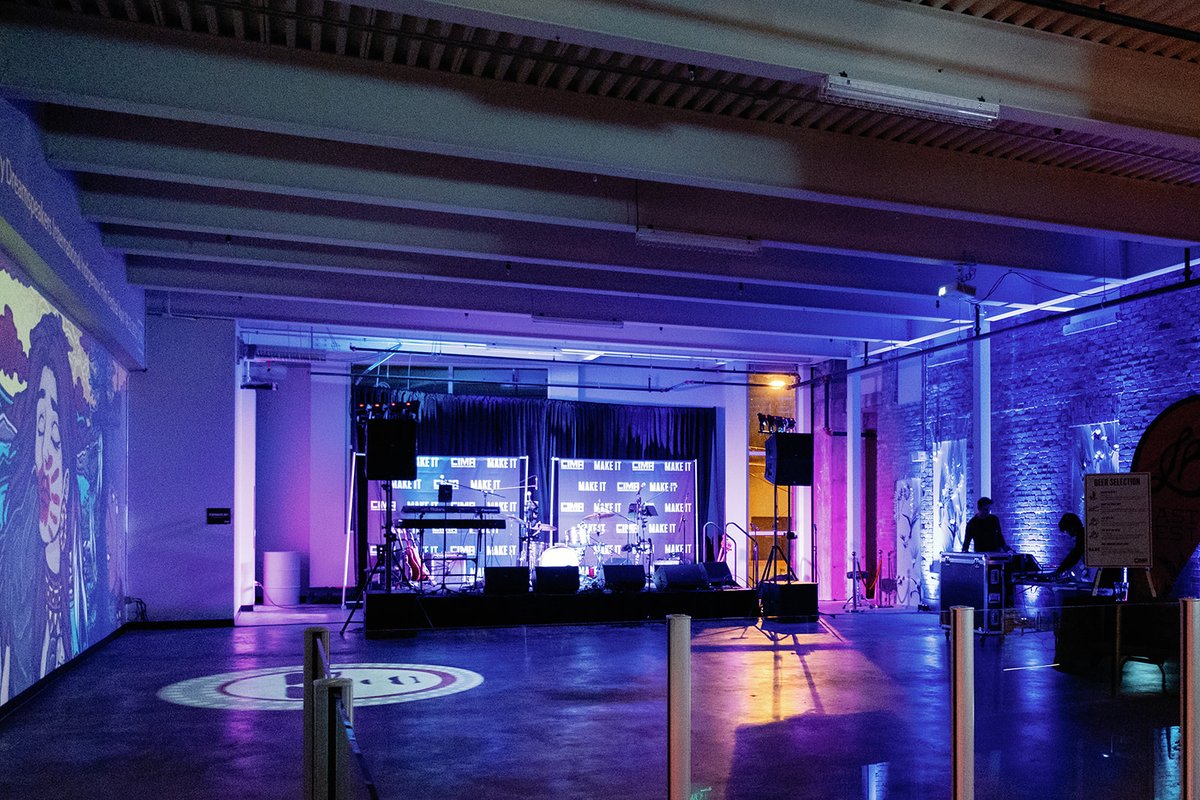 The lighting sets the mood.

A statement could never be more true.

Nighttime events are unique and designed to suit your vision and inspiration. Let us show you around.