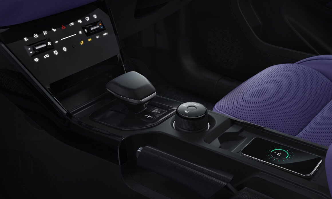 It also have 3 driving modes- Eco, City and Sports in it. 