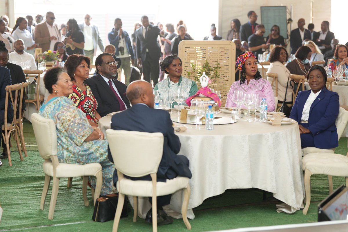 FirstLadyNam3's tweet image. After three years in the making, today, @ONE_Namibia is extremely proud to be celebrating the official opening of the much-anticipated @BeFree Youth Campus in Katutura.
#NewSeason #BeFreeLaunch

A thread following today’s programme ⬇️