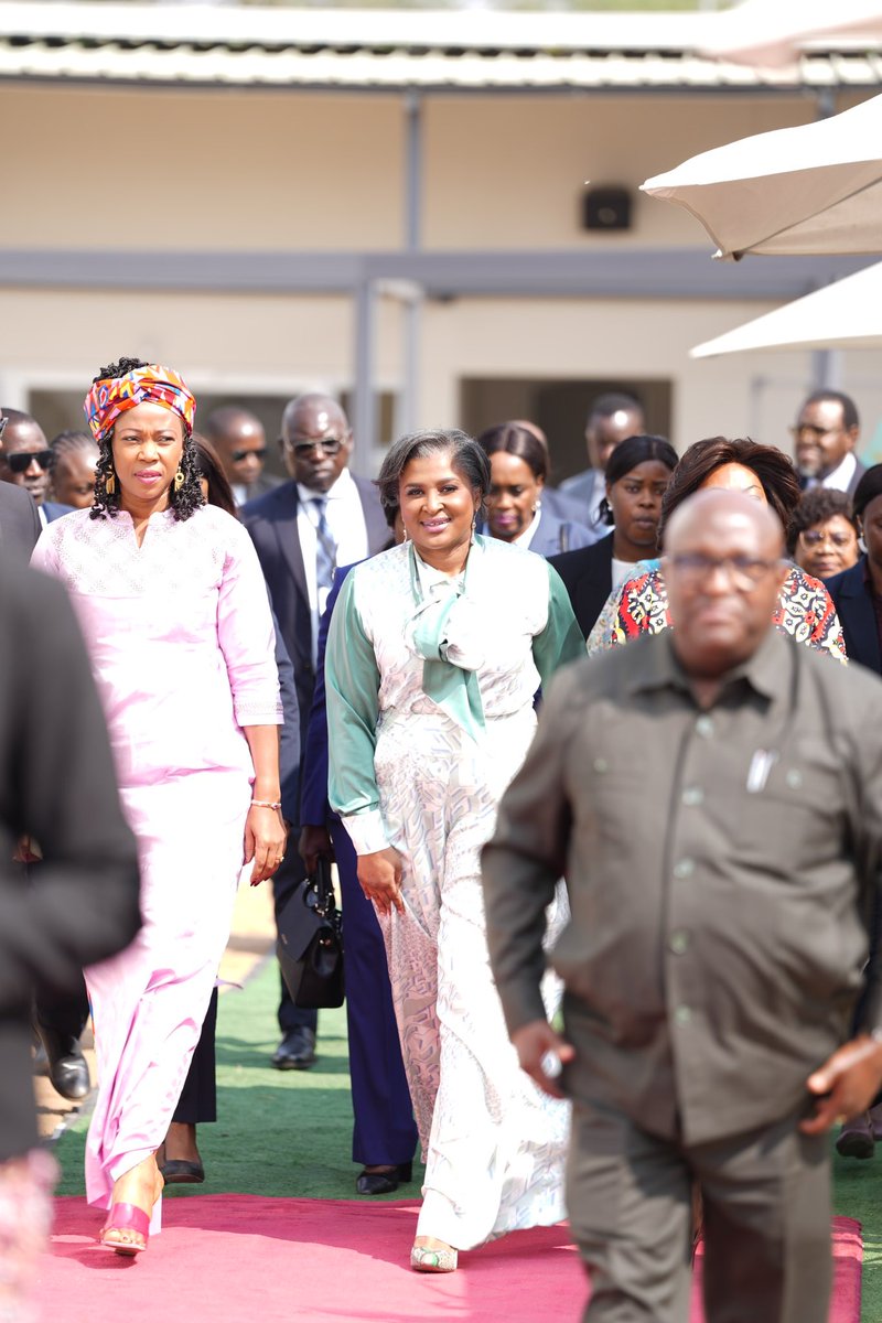 FirstLadyNam3's tweet image. After three years in the making, today, @ONE_Namibia is extremely proud to be celebrating the official opening of the much-anticipated @BeFree Youth Campus in Katutura.
#NewSeason #BeFreeLaunch

A thread following today’s programme ⬇️