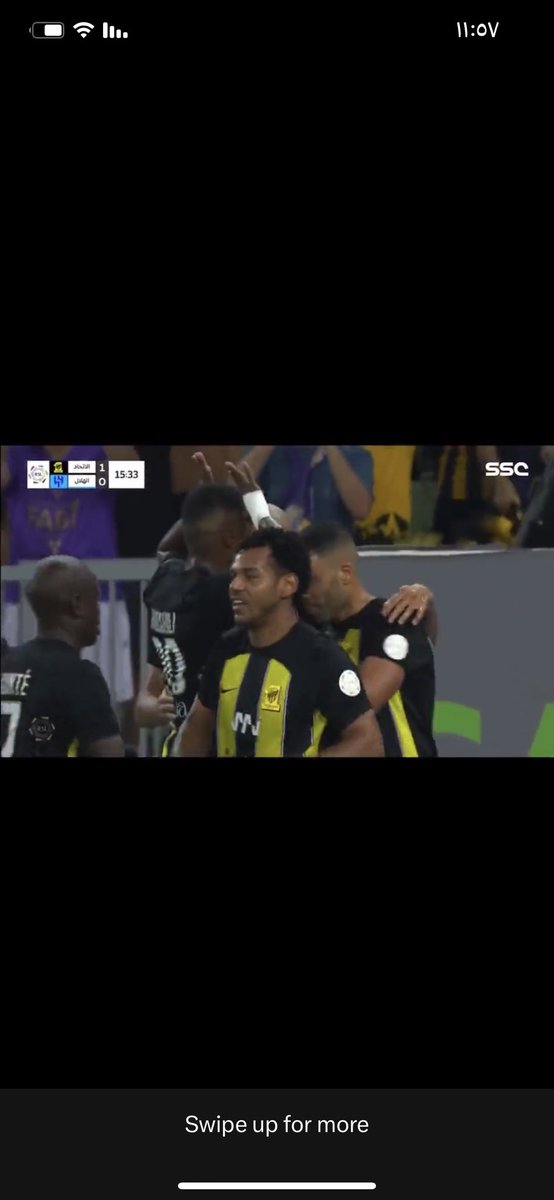 القم يا افشل مدافع شفته بعيني مسوي ساطي احتفل قدامكم