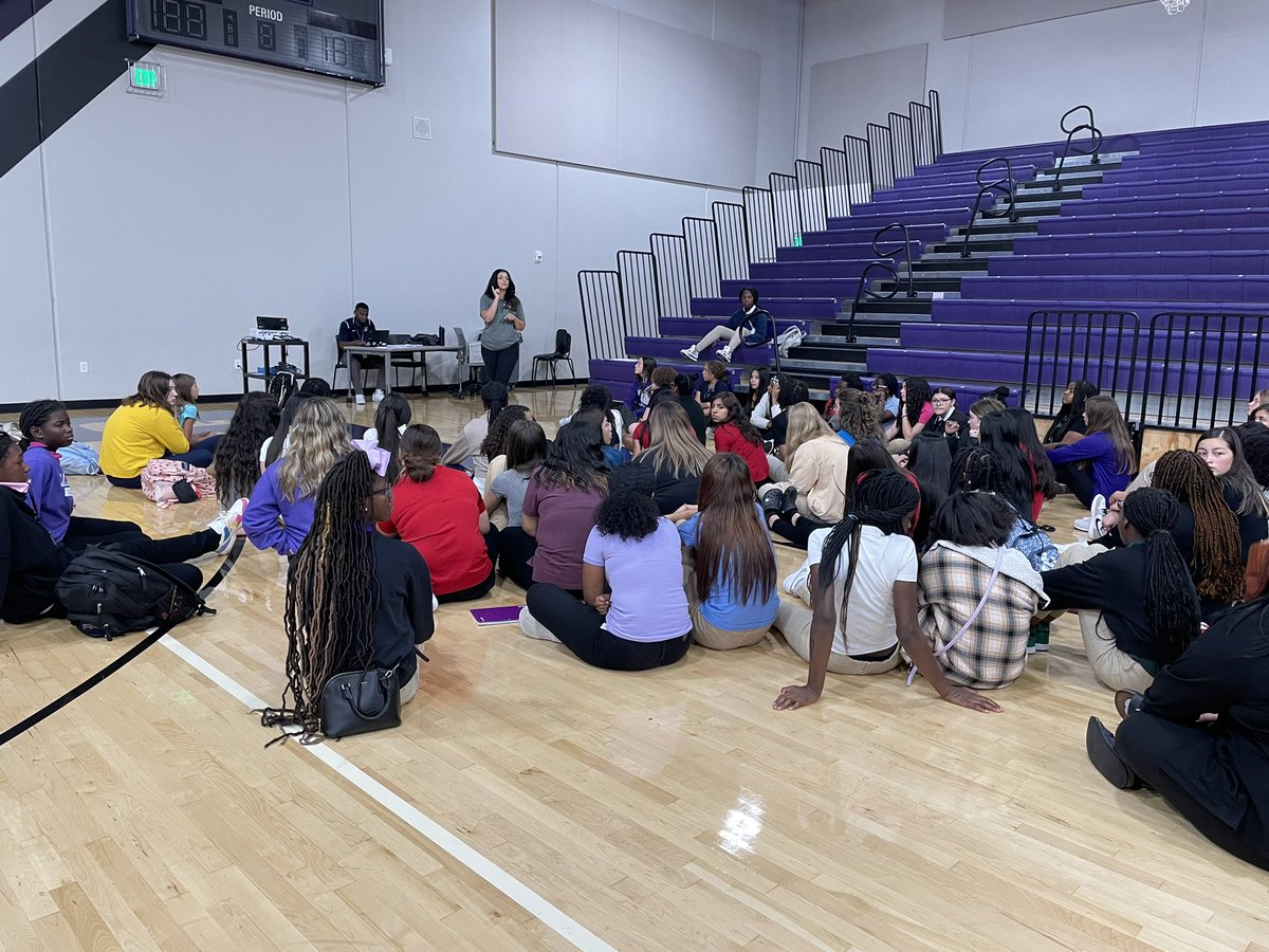 MsSosa12's tweet photo. Our wonderful Character a coach April Gambino joined our Lady Jaguars today and expanded on our lesson Zero Talent from 2Words! #charactercoach @ForneyAthletics #BuildingChampions #2wordstv @MackeySpeaks https://t.co/F3B4rXCGIk