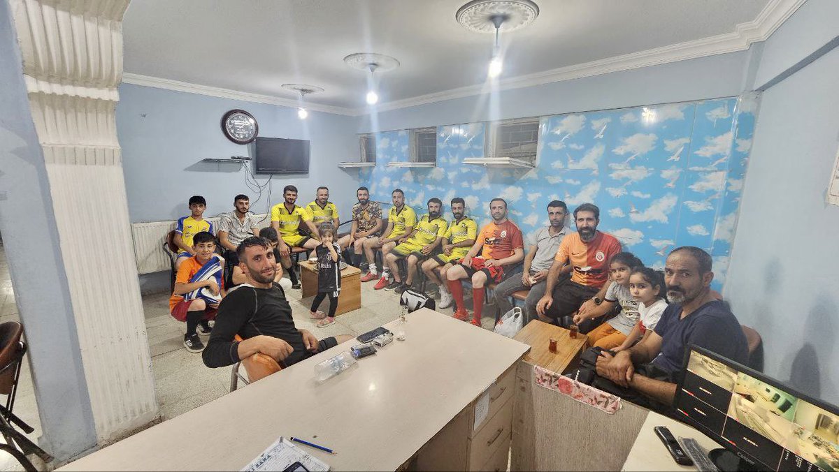 KenanBeyter_'s tweet photo. Maçlarımıza devam ediyoruz..😎

Bay Köyü Gençlerimizin daveti ile Halısaha maçında birlikte ter döktük.🥅⚽️

Gençlerimizin her birine davetleri için teşekkür ediyorum.♥️

Birlikte nice güzel etkinliklere..👍

@eyupkadirinan https://t.co/sxmmFD141A