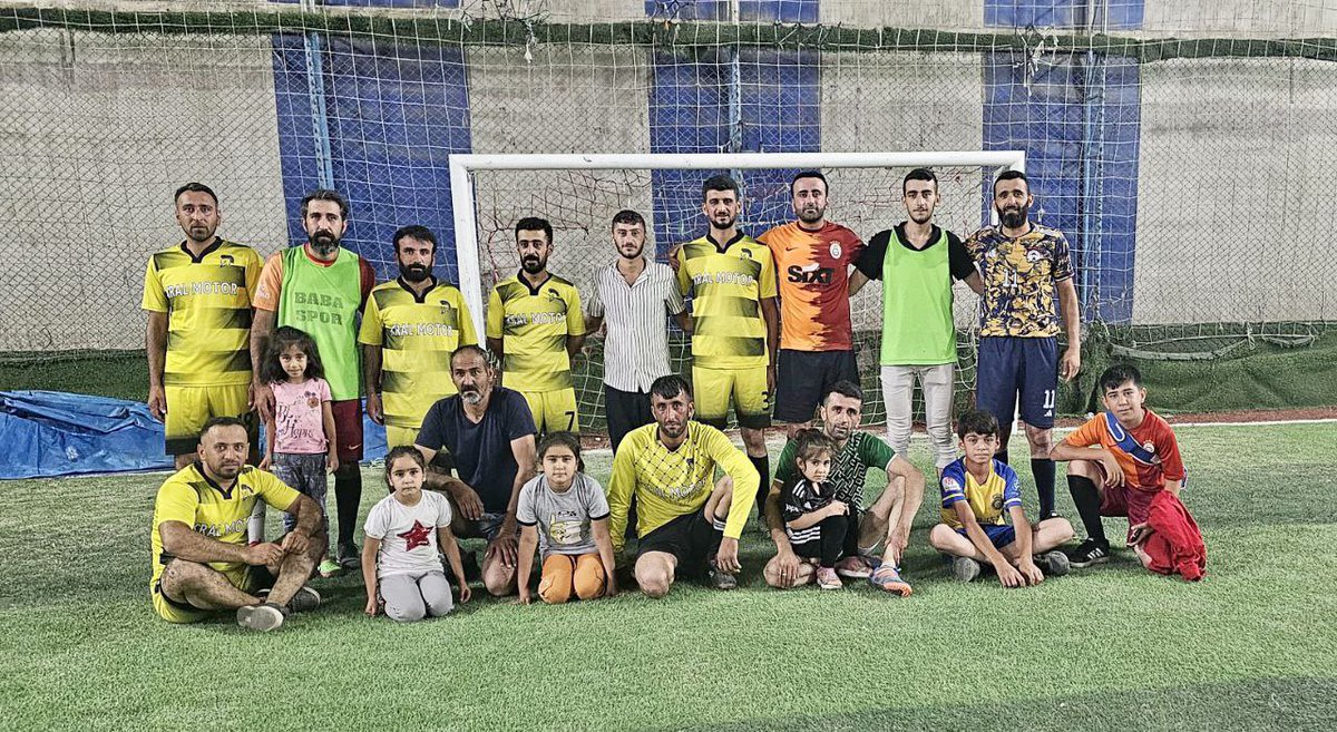 KenanBeyter_'s tweet photo. Maçlarımıza devam ediyoruz..😎

Bay Köyü Gençlerimizin daveti ile Halısaha maçında birlikte ter döktük.🥅⚽️

Gençlerimizin her birine davetleri için teşekkür ediyorum.♥️

Birlikte nice güzel etkinliklere..👍

@eyupkadirinan https://t.co/sxmmFD141A