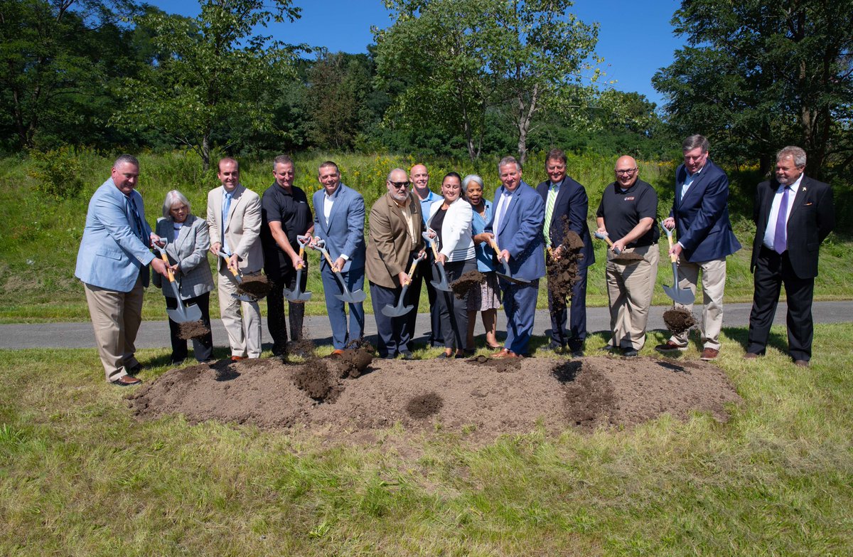NYPA is proud to support the first major ground-mounted #solar PV array in #AlbanyCounty, with a groundbreaking ceremony this morning in Colonie. The 2.1MW solar farm will help support #NewYorkState's #cleanenergy goals.

☀albanycounty.com/Home/Component…