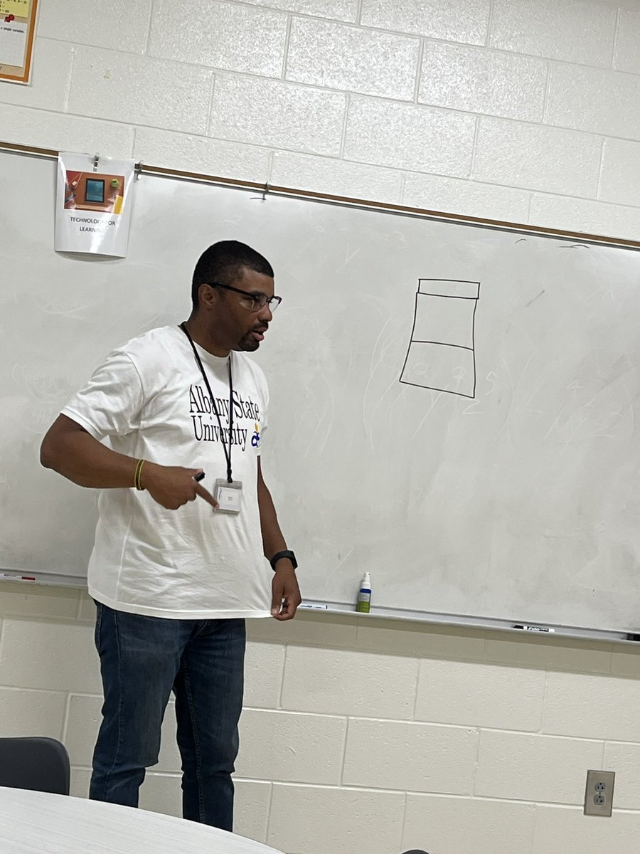 DrCrysWilliams's tweet photo. @NRoberts06 @MHS_WarHawks facilitating a Math 180 training. @PrincipalBGame @kbturner973 @ENunnallyEdu @MsCastilloMHS Mr. Richardson our math department chair supporting and taking notes. https://t.co/qcB55POB7d