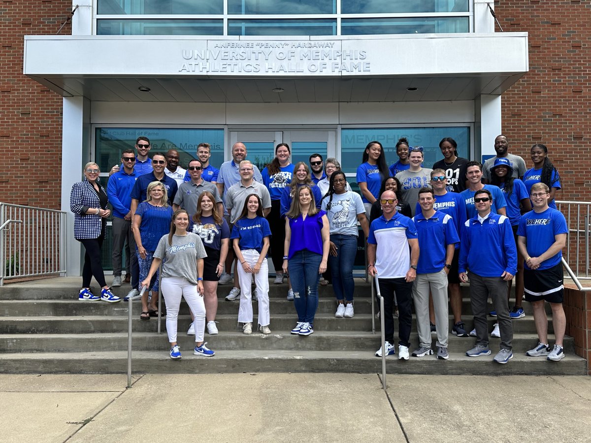 Our staff knows how to dress for 901 and College Colors Day Ⓜ️

Share your #CollegeColorsDay photos with us!