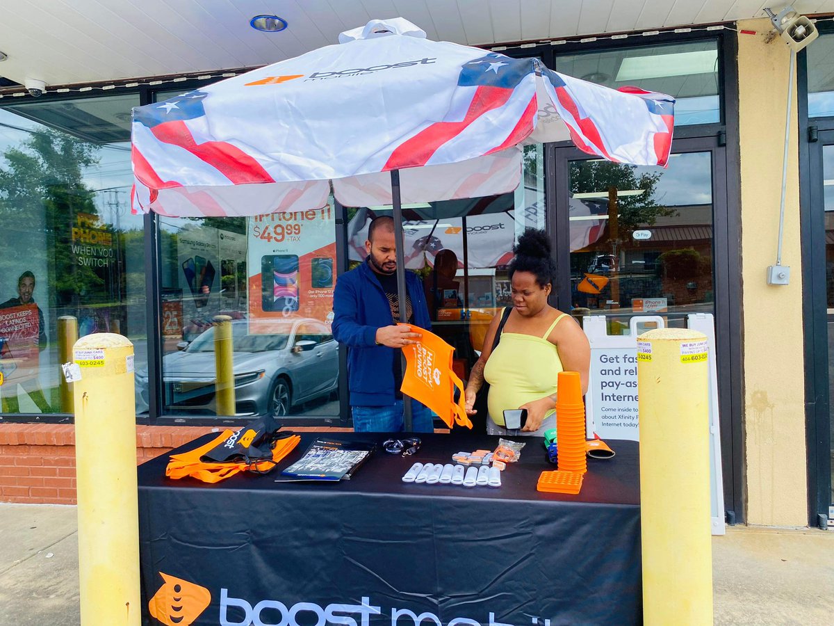 Smart_And_Smart's tweet photo. Labor Day weekend Event at Metropolitan Pkwy Location 
@Ken_Marceco @tonywagner29 @mschwager3 @MarcecoNation 
#BoostLabourDay @boostmobile https://t.co/KbLvkXSC5Z