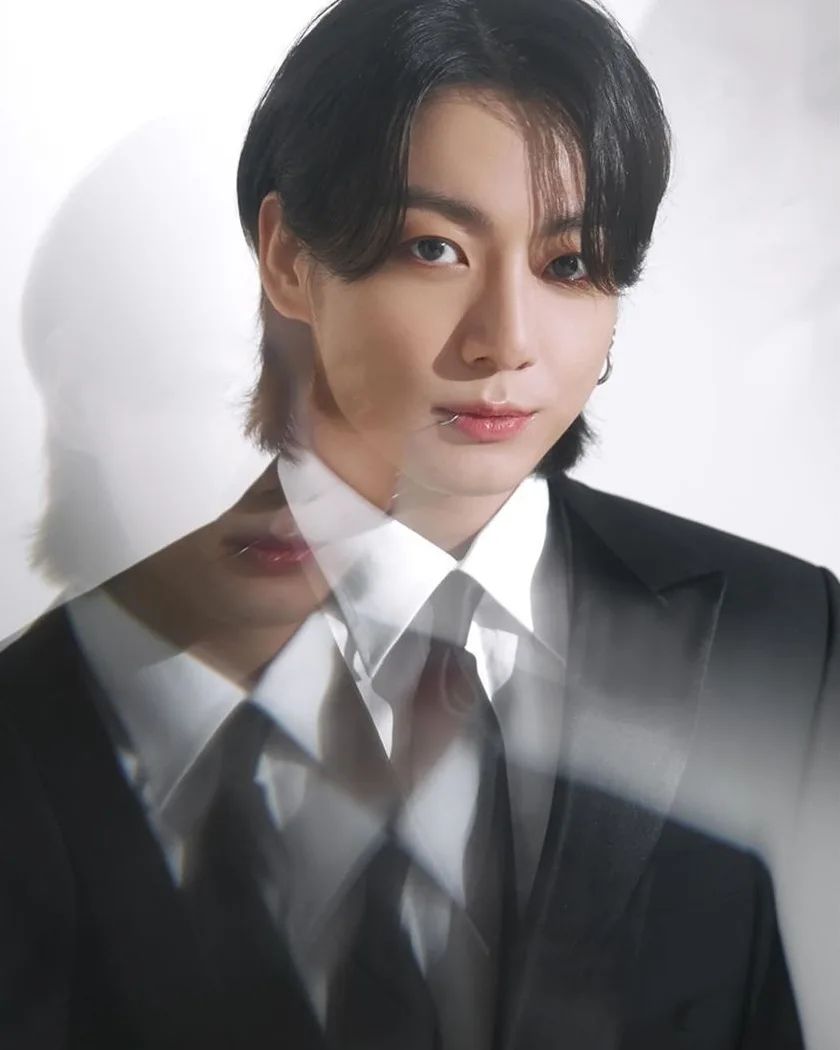 ForArmysID's tweet photo. Photographer Kim Jewon Instagram Update || 😍✨(4)
BTS(present) photobook
Forever💜💜💜💜💜💜💜
#photographerkimjewon
#정국 #지민 #뷔 #슈가 #rm #제이홉 #진
#armybts #art #artist #koreaartist https://t.co/b8dXgB7MfX