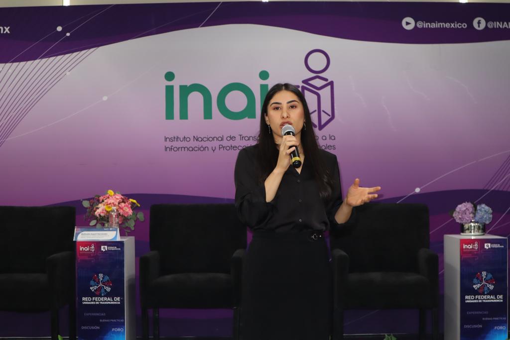 AdrianAlcala75's tweet photo. ✳️Selma Rojas, colaboradora de la Dirección General de #GobiernoAbierto y #TransparenciaProactiva del @INAImexico, brinda a las personas asistentes la dinámica: ¡Manos a la obra! 👇
🔗https://t.co/wAZScKuN0N
#UTINAI
#SoyRedUT https://t.co/4jb0zCo6qR