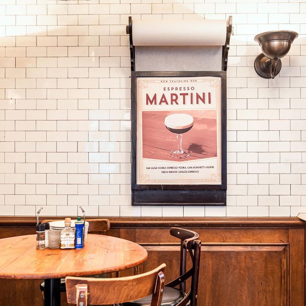 QuartinoChicago's tweet photo. The table is set, and it’s missing just one special ingredient - YOU!
#quartinochicago #rivernorthchicago #authenticitalianfood https://t.co/C2IC9PabMY