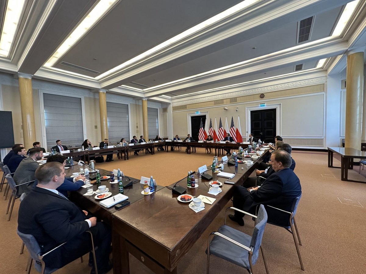 ACEurasia's tweet photo. We finished our Eurasia Congressional fellows trip to Vilnius &amp; Warsaw with an informative discussion with @isabela_ant, deputy head of the 🇵🇱 Prime Minister’s chancellery.  A fascinating conversation on Poland’s national security priorities in the face of Russian aggression. https://t.co/rEEBcYXCgA