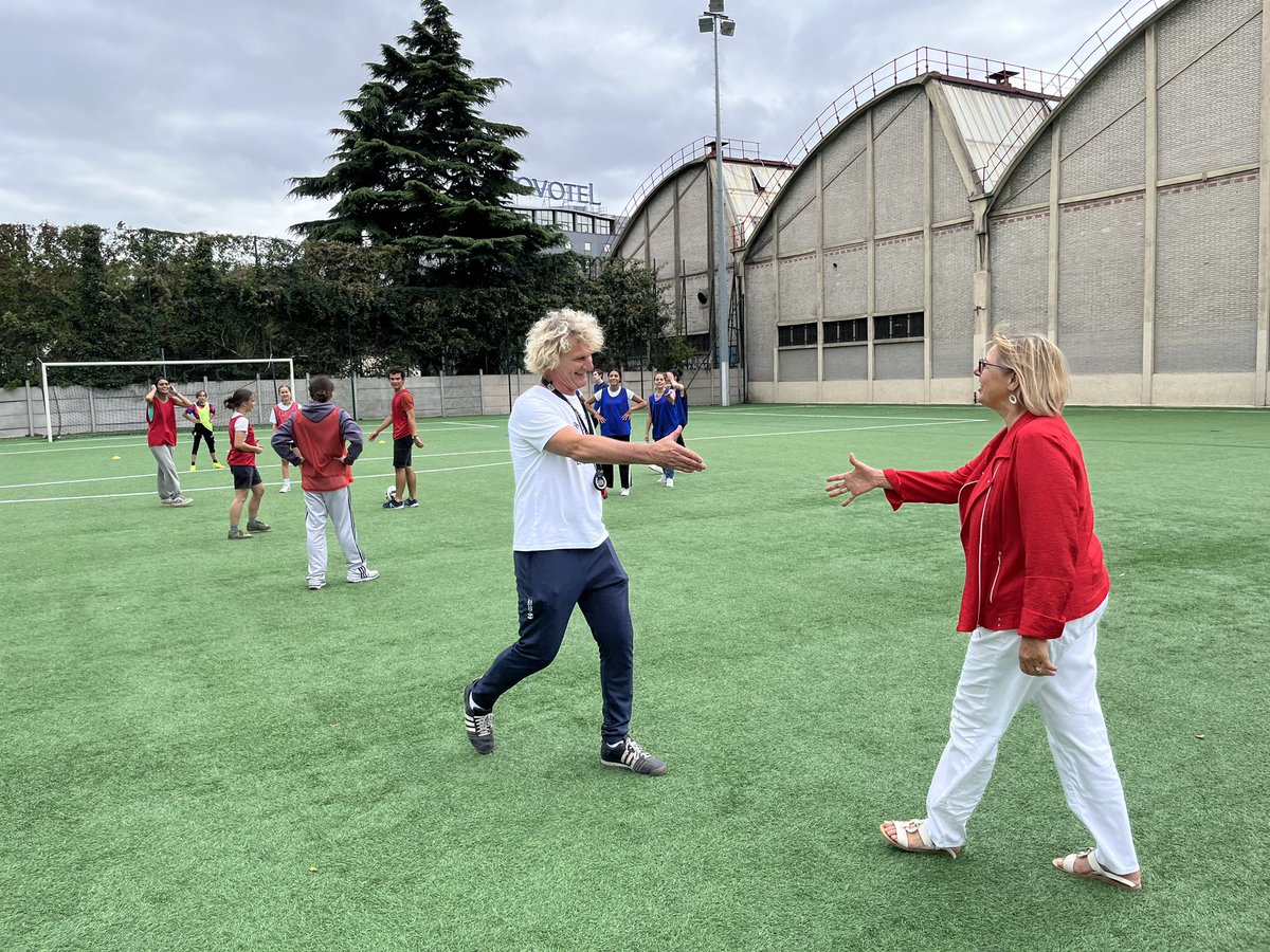 sretailleau's tweet photo. J'ai rencontré les étudiants de la faculté de santé de l'@univ_paris_cite à l'occasion de leur rentrée.

En réformant les Services de santé étudiante, ou en renforçant avec @AOC1978 la pratique sportive, nous faisons de la santé physique et morale une priorité de chaque campus. https://t.co/baDwAm9kxh