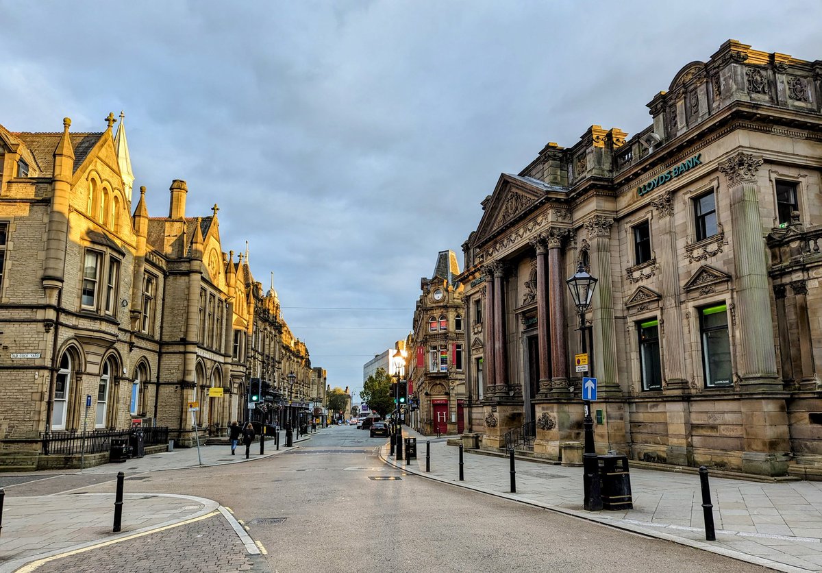 JohnMcArts's tweet photo. Halifax has one of the most architecturally beautiful centres of any town or city in England -

Far superior to the much more widely touted likes of Cheltenham, Leamington etc, and - for me - right up there with jewels like Bath and Oxford.

Change my mind...! https://t.co/FMM7O3cATJ