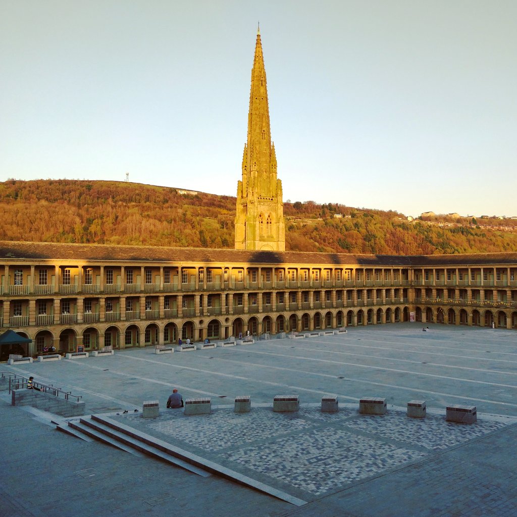 Halifax has one of the most architecturally beautiful centres of any town or city in England - Far superior to the much more widely touted likes of Cheltenham, Leamington etc, and - for me - right up there with jewels like Bath and Oxford. Change my mind...!