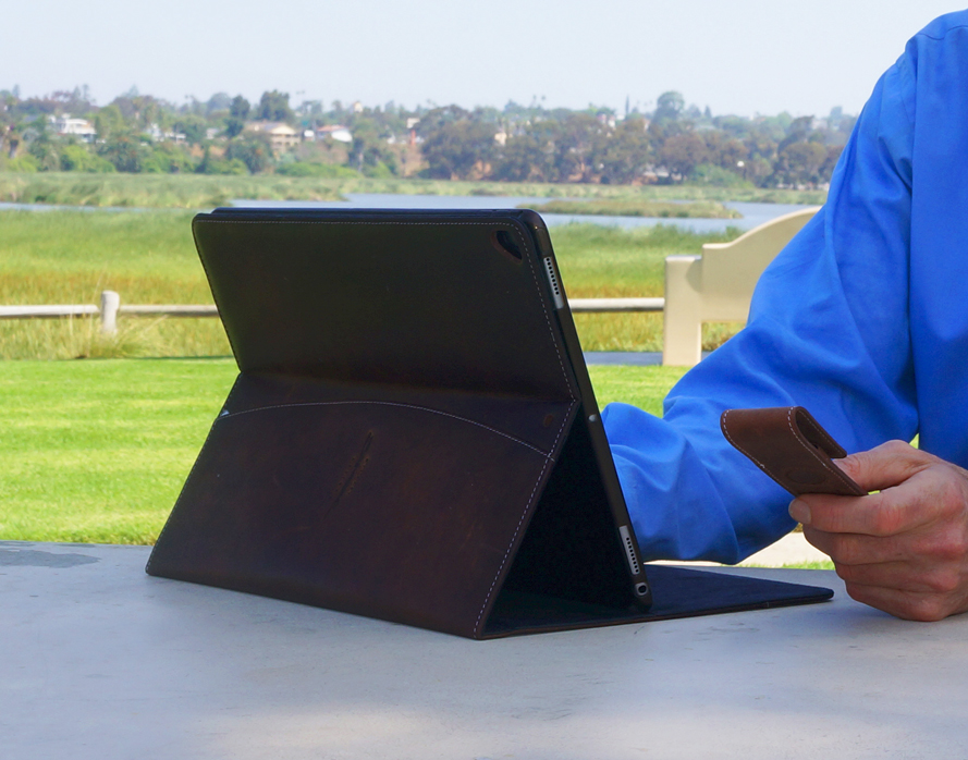 MacCasePortable's tweet image. An #ipadcase #guaranteed for as long as you own your #ipad? See it now. 

mac-case.com/collections/ip…

#entrepreneurstyle #ipadpro #teachertwitter #teacherlife #teacher #bestipadcase #leatheripadcase #handmade #handmadegifts #handmadegift #handcrafted