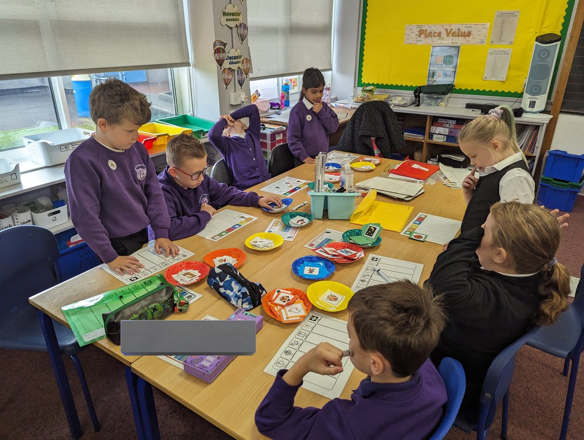 In Literacy today, we had great fun using Colourful Semantics. We chose our level of challenge and enjoyed making really silly sentences! Ask your child to show off their makaton signs for who, doing, what, where and when at home. #BPSLiteracy <a href="/Louise_slt/">Louise Illingworth</a>