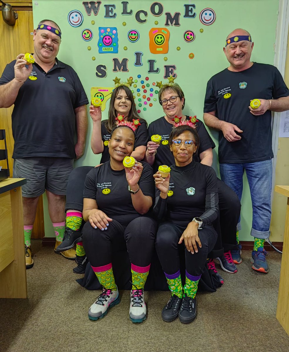 BernieGeld's tweet photo. @CasualDay_SA saps western cape budget section spoiled visitors with a smile and nice treats. Go team. https://t.co/kBfHMHKg7K