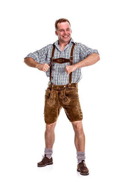 Robby__La's tweet photo. Man (ich) weiß man ist in einer Region mit eigenen Regeln angekommen, wenn die Leute die in den Zug einsteigen so aussehen https://t.co/uzmoNXxiHq
