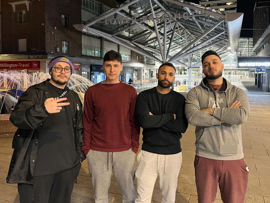 Uma fotinho pra você que ainda não está acompanhando o diário deles lá no IG 👀

#ALGS │ #ApexLegends