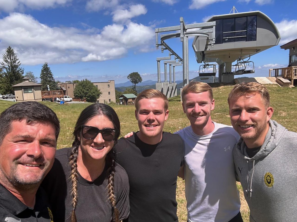 When the boys are in town, you take them to lunch! Had a blast. If you want to avoid town tomorrow, come out to Lees McRae at 130 pm and check these guys out in action.👣💛🖤⚽️