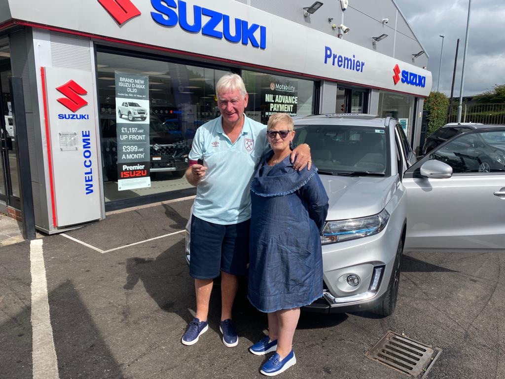 PremierPeople 📸

Congratulations to Mrs Connolly on collecting this stunning Suzuki Vitara, featuring a brand new 73 plate! 😍😍😍

Happy New Reg Day! 🎉🎉🎉

@SuzukiCarsUK  

#73plate #Suzuki #Vitara #newregday #Rochdale