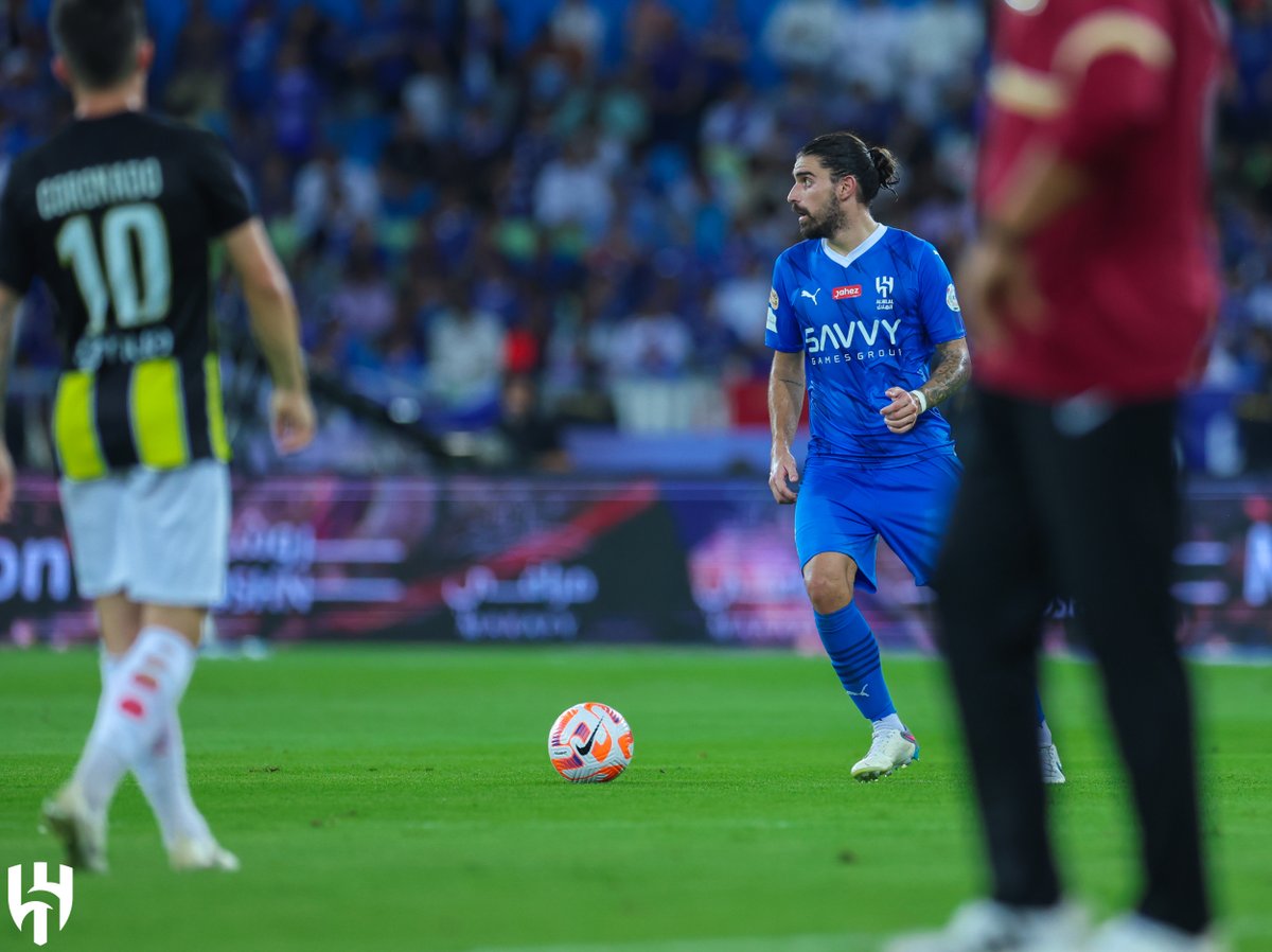 Alhilal_EN's tweet photo. 📸 45’ 🕜
The added time ➕12
#Ittihad_AlHilal 2-1
#AlHilal https://t.co/s1zDMLkHZv